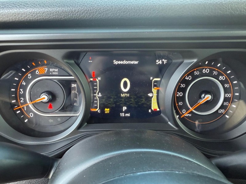 Jeep Wrangler Vehicle Full-screen Gallery Image 30