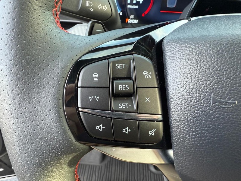 Ford Explorer Vehicle Full-screen Gallery Image 21