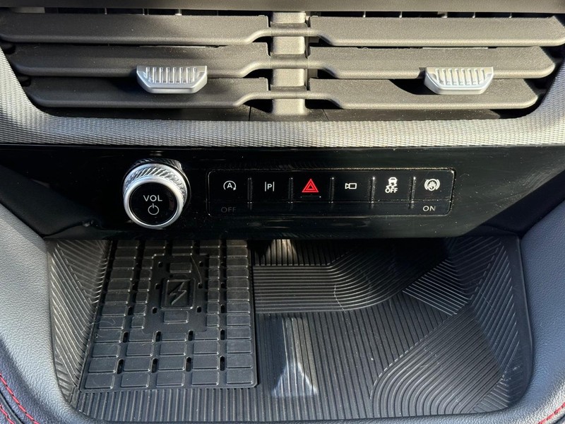 Ford Explorer Vehicle Full-screen Gallery Image 26