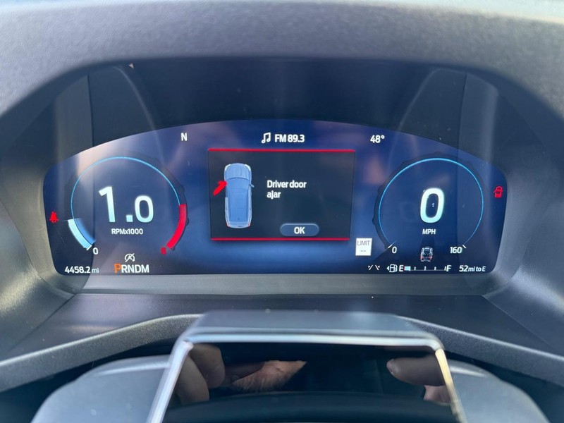 Ford Explorer Vehicle Full-screen Gallery Image 30