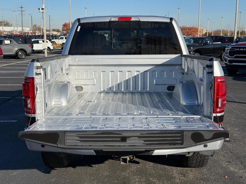 Ford F-150 Vehicle Full-screen Gallery Image 7