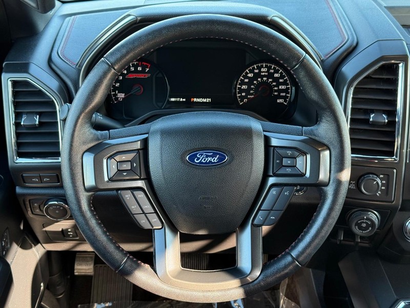 Ford F-150 Vehicle Full-screen Gallery Image 13