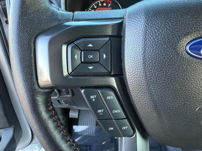 Ford F-150 Vehicle Full-screen Gallery Image 19