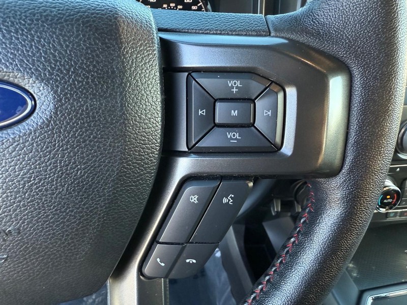 Ford F-150 Vehicle Full-screen Gallery Image 20