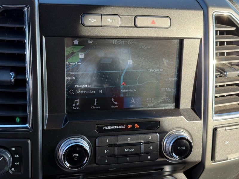 Ford F-150 Vehicle Full-screen Gallery Image 23