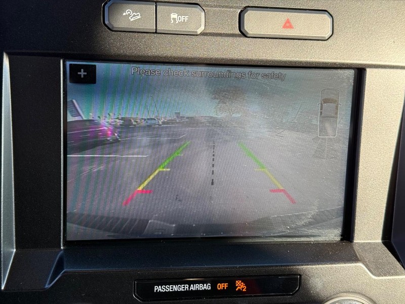 Ford F-150 Vehicle Full-screen Gallery Image 24