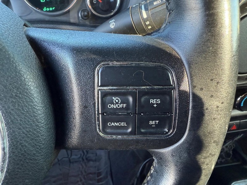 Jeep Wrangler JK Unlimited Vehicle Full-screen Gallery Image 20