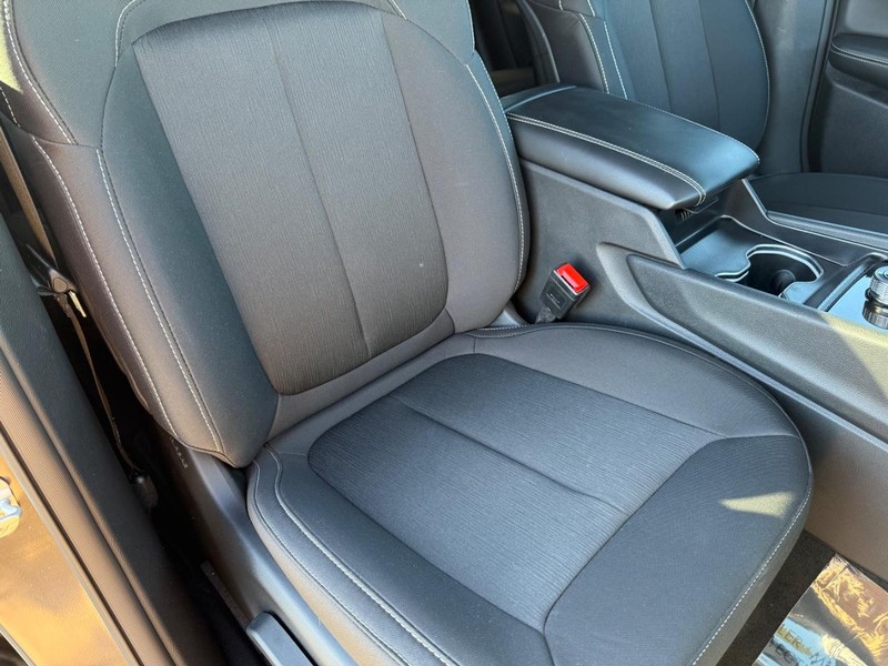 Jeep Grand Cherokee Vehicle Full-screen Gallery Image 16