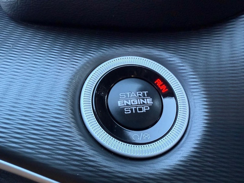 Jeep Grand Cherokee Vehicle Full-screen Gallery Image 22