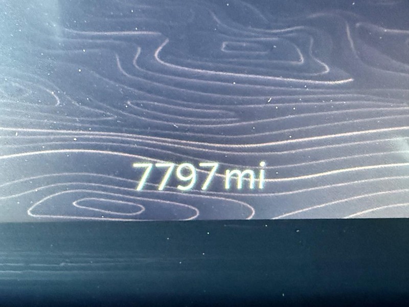 Jeep Grand Cherokee Vehicle Full-screen Gallery Image 30