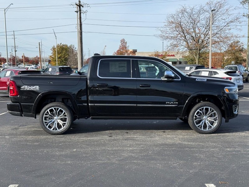 Ram 1500 Vehicle Full-screen Gallery Image 2