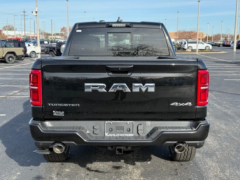 Ram 1500 Vehicle Full-screen Gallery Image 4