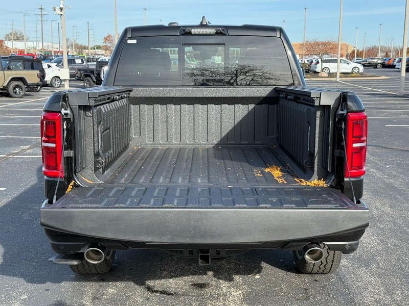 Ram 1500 Vehicle Full-screen Gallery Image 7