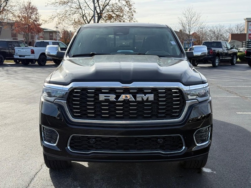 Ram 1500 Vehicle Full-screen Gallery Image 9