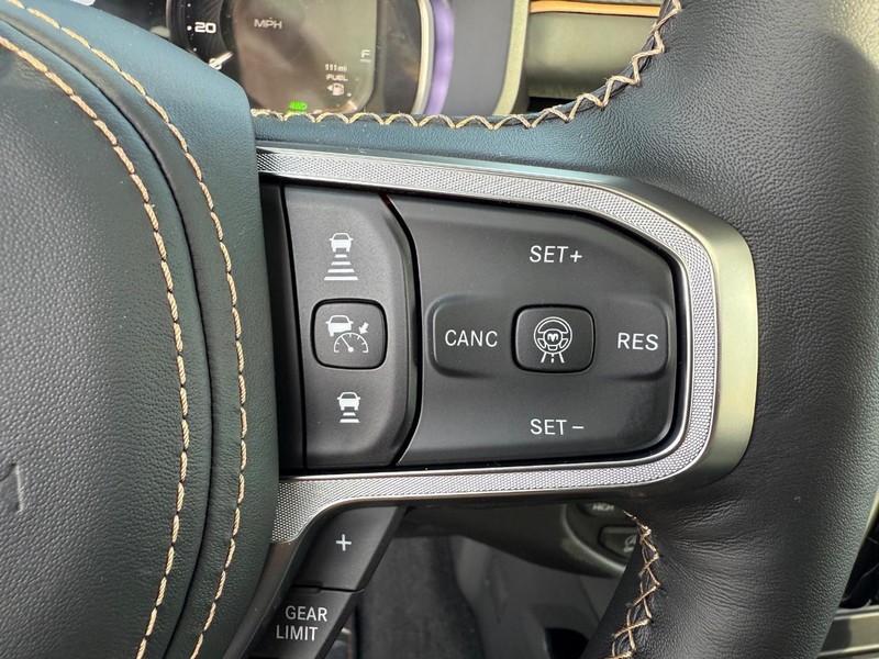 Ram 1500 Vehicle Full-screen Gallery Image 18