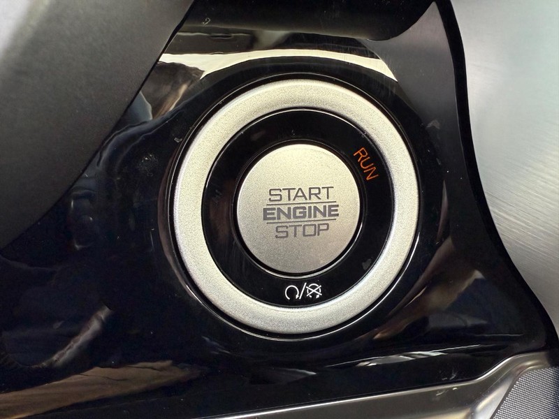 Ram 1500 Vehicle Full-screen Gallery Image 19