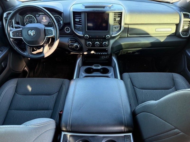 Ram 1500 Vehicle Full-screen Gallery Image 12