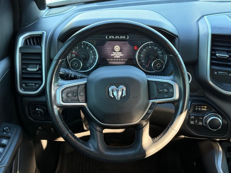 Ram 1500 Vehicle Full-screen Gallery Image 13