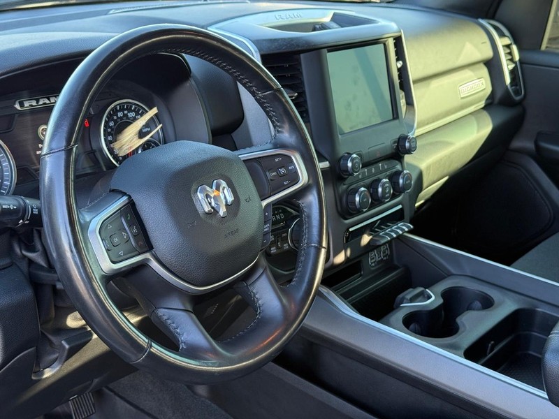Ram 1500 Vehicle Full-screen Gallery Image 18