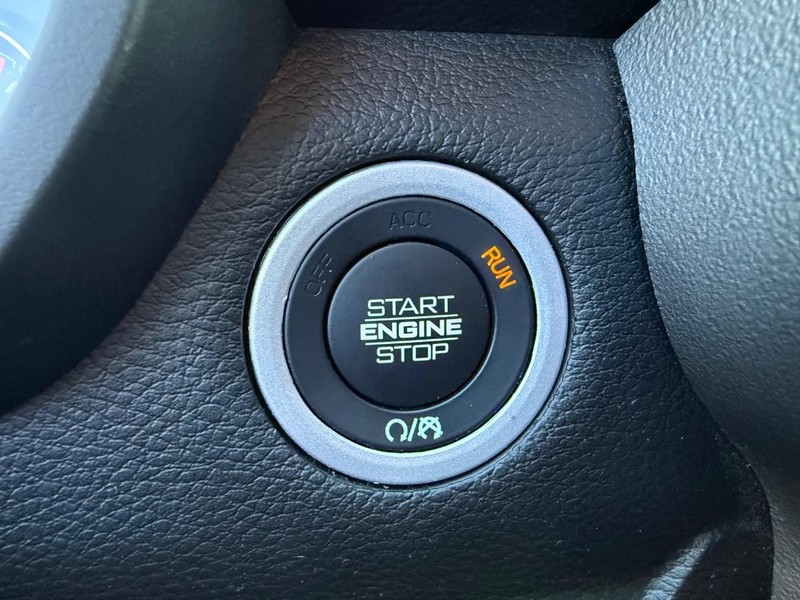 Ram 1500 Vehicle Full-screen Gallery Image 21