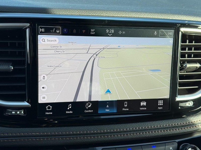 Chrysler Pacifica Vehicle Full-screen Gallery Image 24