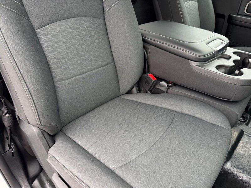 Ram 2500 Vehicle Full-screen Gallery Image 13