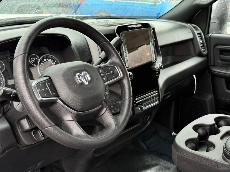 Ram 2500 Vehicle Full-screen Gallery Image 16