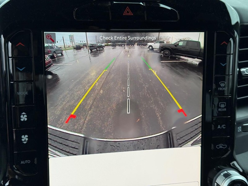 Ram 2500 Vehicle Full-screen Gallery Image 22