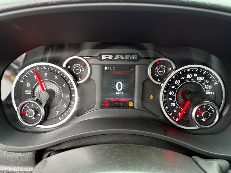 Ram 2500 Vehicle Full-screen Gallery Image 26