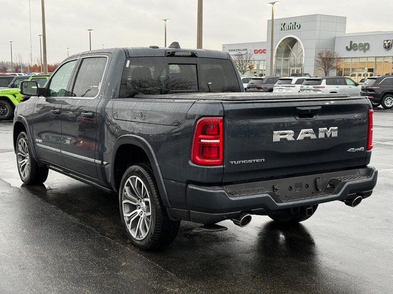 Ram 1500 Vehicle Full-screen Gallery Image 5