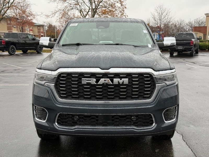 Ram 1500 Vehicle Full-screen Gallery Image 10