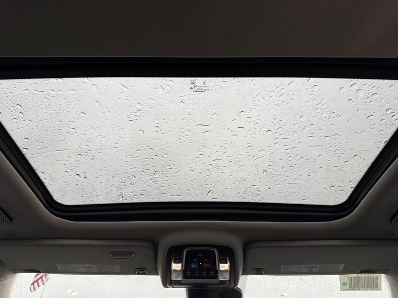 Ram 1500 Vehicle Full-screen Gallery Image 13