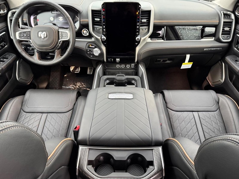 Ram 1500 Vehicle Full-screen Gallery Image 14