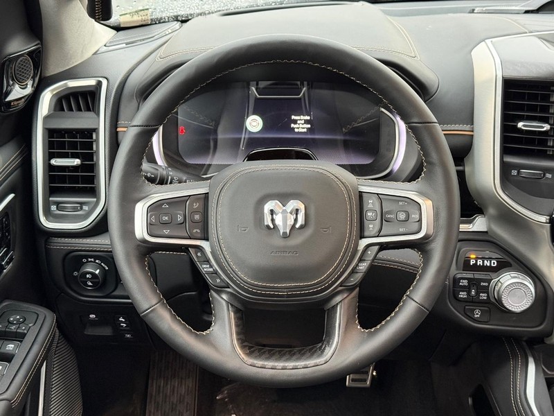 Ram 1500 Vehicle Full-screen Gallery Image 15