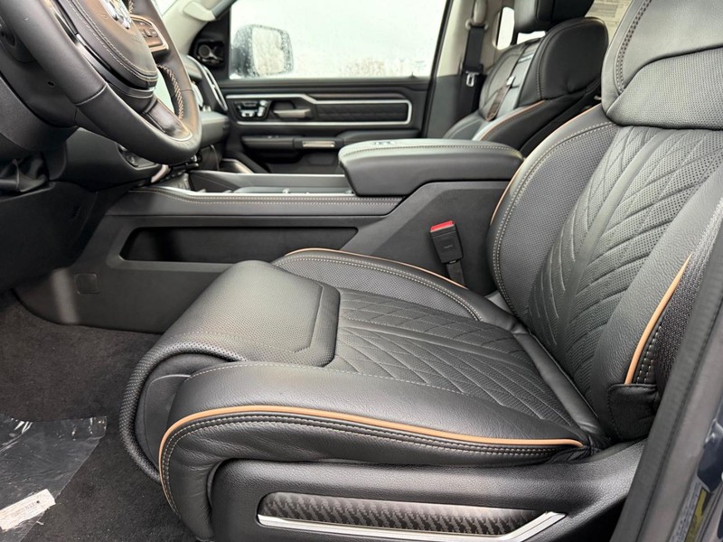 Ram 1500 Vehicle Full-screen Gallery Image 18