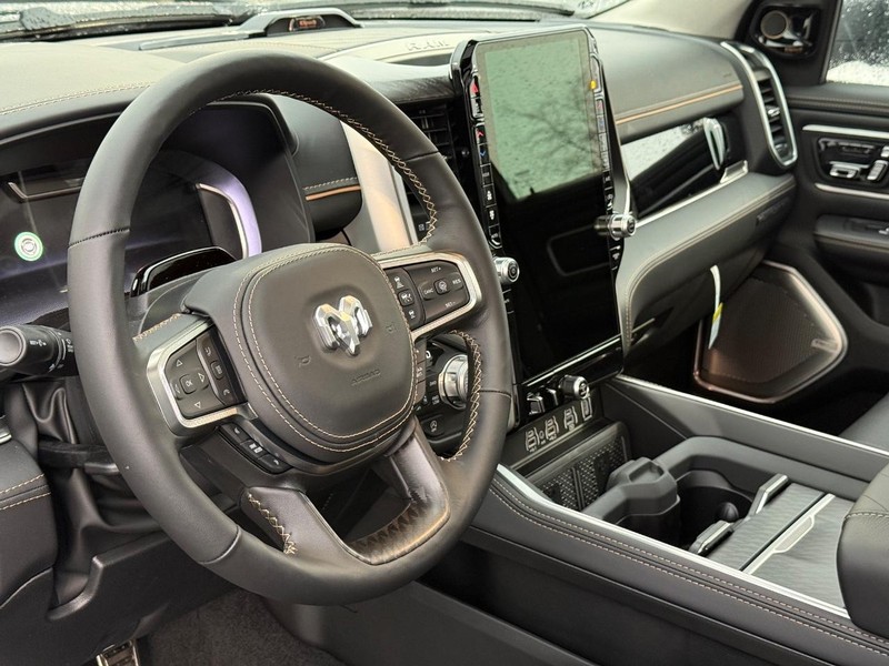 Ram 1500 Vehicle Full-screen Gallery Image 19