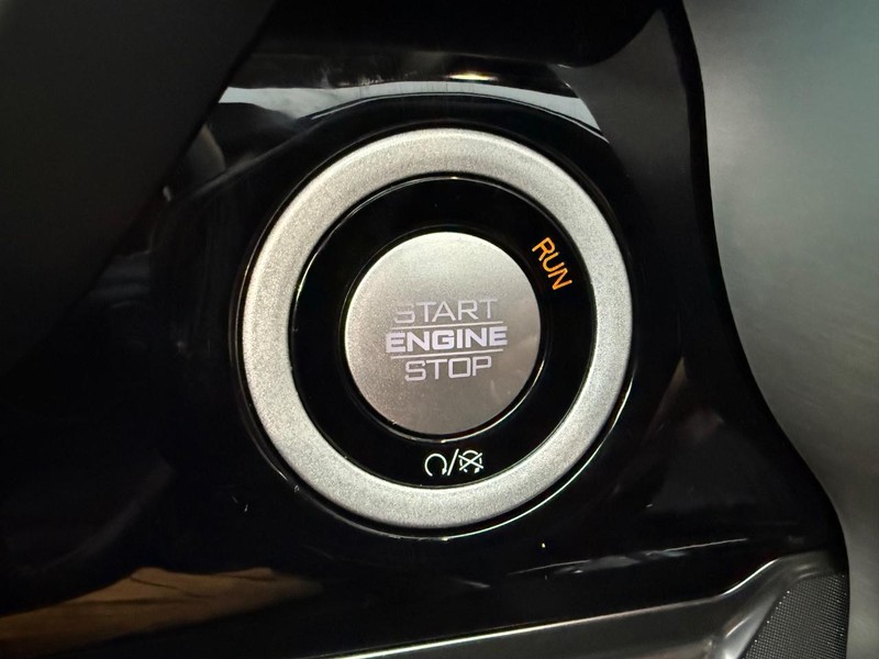 Ram 1500 Vehicle Full-screen Gallery Image 22