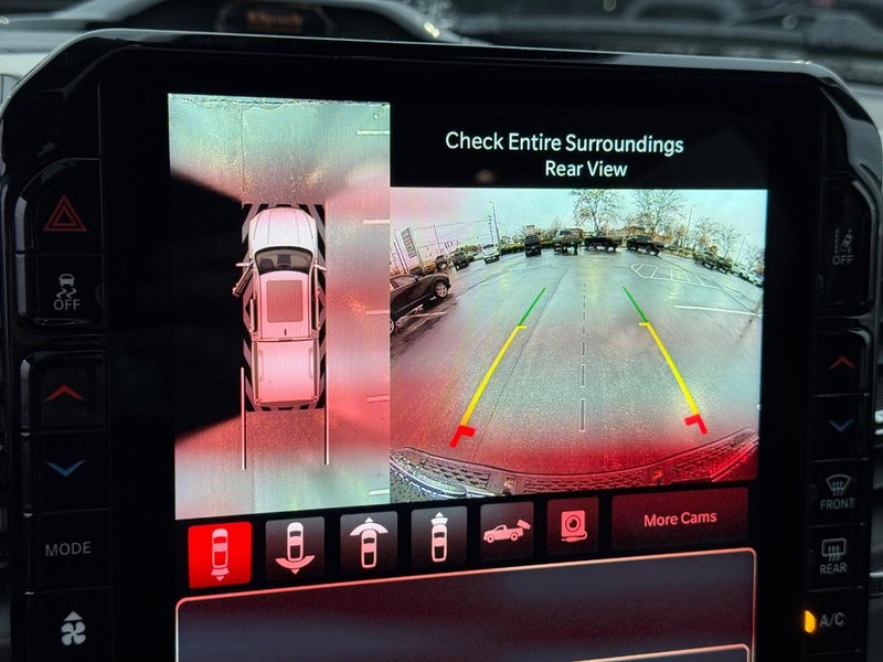 Ram 1500 Vehicle Full-screen Gallery Image 24