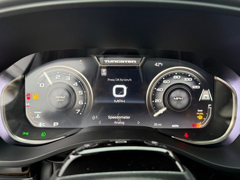 Ram 1500 Vehicle Full-screen Gallery Image 28