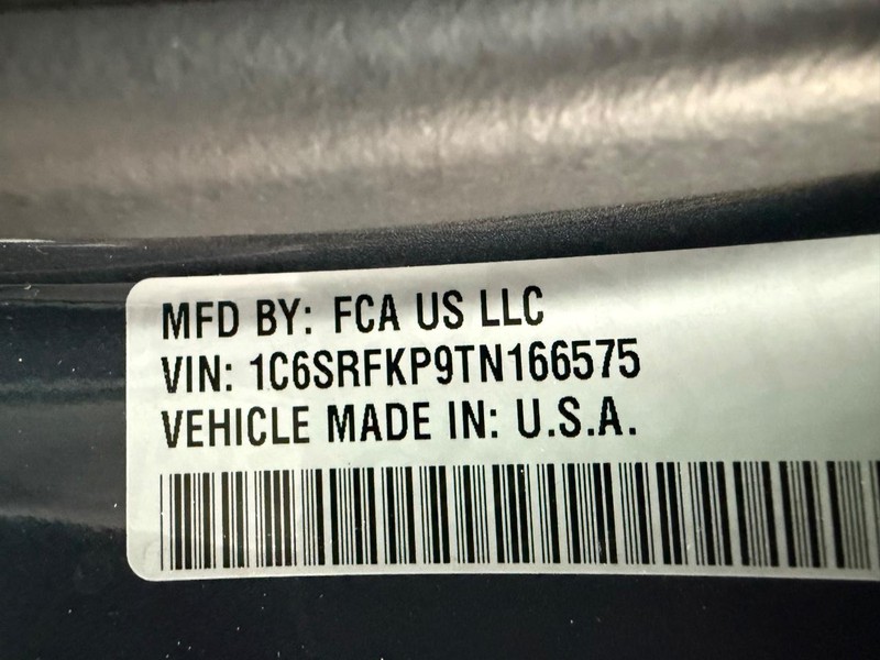 Ram 1500 Vehicle Full-screen Gallery Image 31