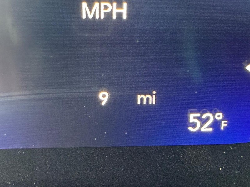 Chrysler Pacifica Vehicle Full-screen Gallery Image 30