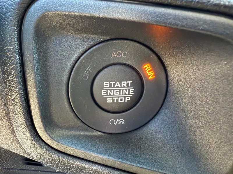 Jeep Gladiator Vehicle Full-screen Gallery Image 21