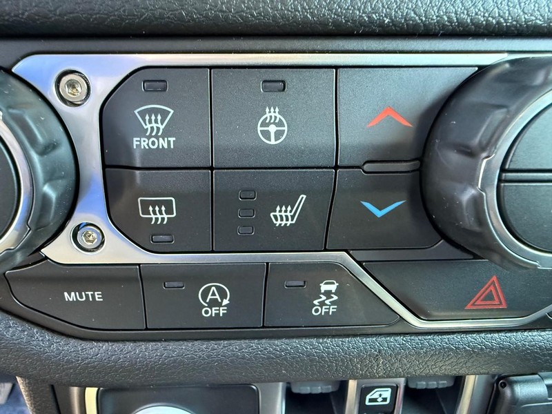 Jeep Gladiator Vehicle Full-screen Gallery Image 22