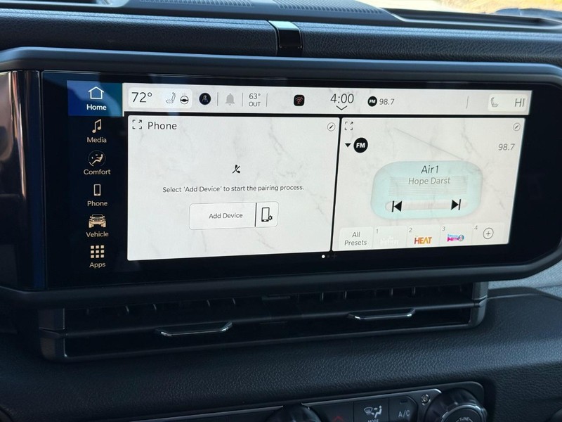 Jeep Gladiator Vehicle Full-screen Gallery Image 23