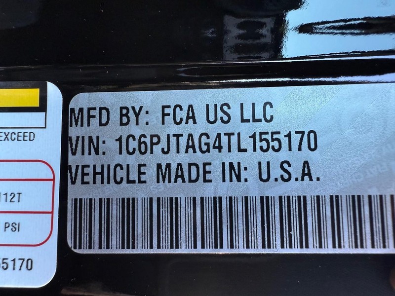 Jeep Gladiator Vehicle Full-screen Gallery Image 31