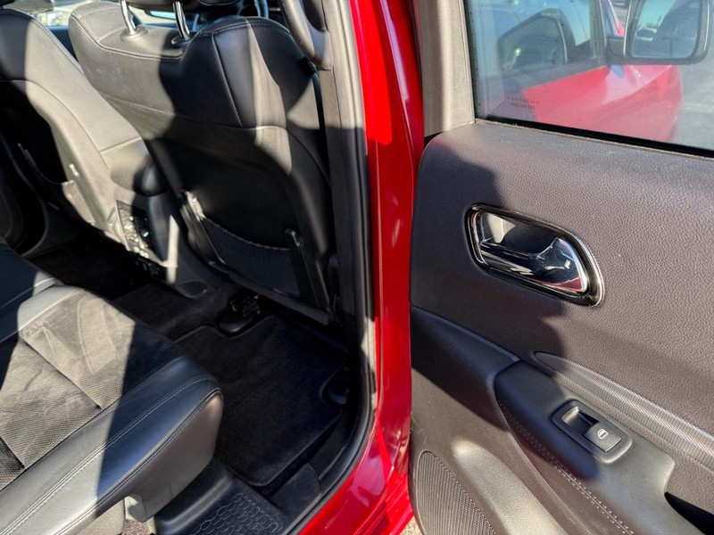 Dodge Durango Vehicle Full-screen Gallery Image 13