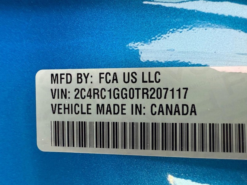 Chrysler Pacifica Vehicle Full-screen Gallery Image 34