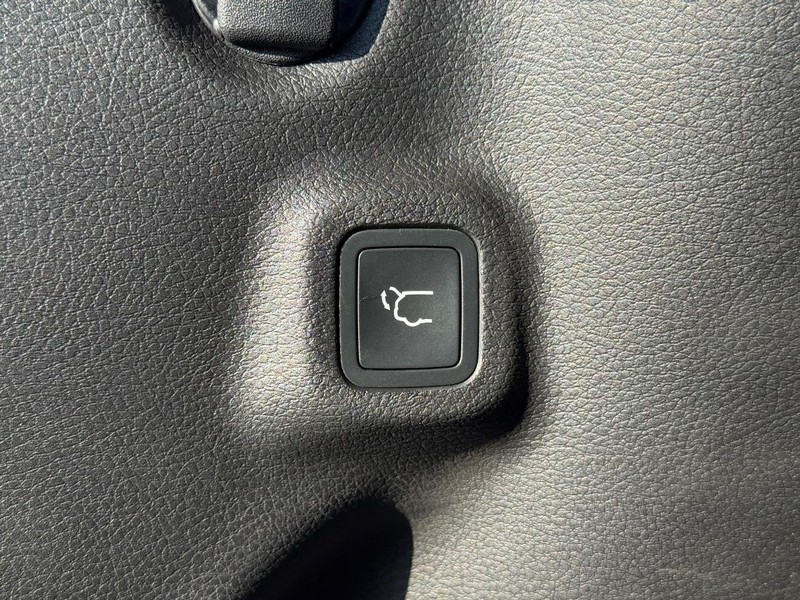 Jeep Compass Vehicle Full-screen Gallery Image 8