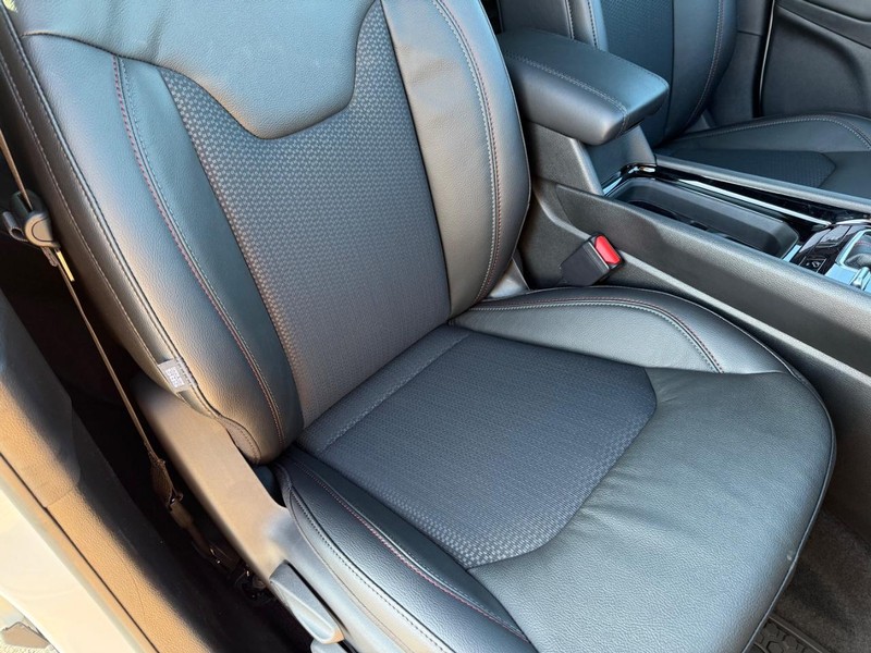 Jeep Compass Vehicle Full-screen Gallery Image 17