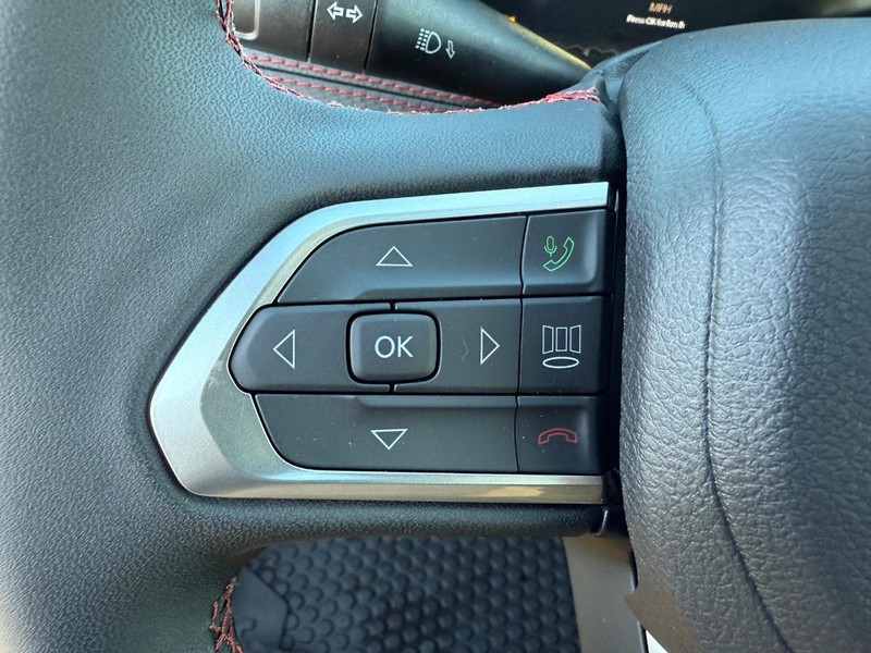 Jeep Compass Vehicle Full-screen Gallery Image 21